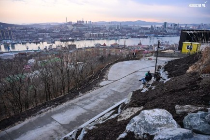 К Нагорному парку добавили обустроенную улицу Братскую, а у кёрлинг-центра забрали парковку