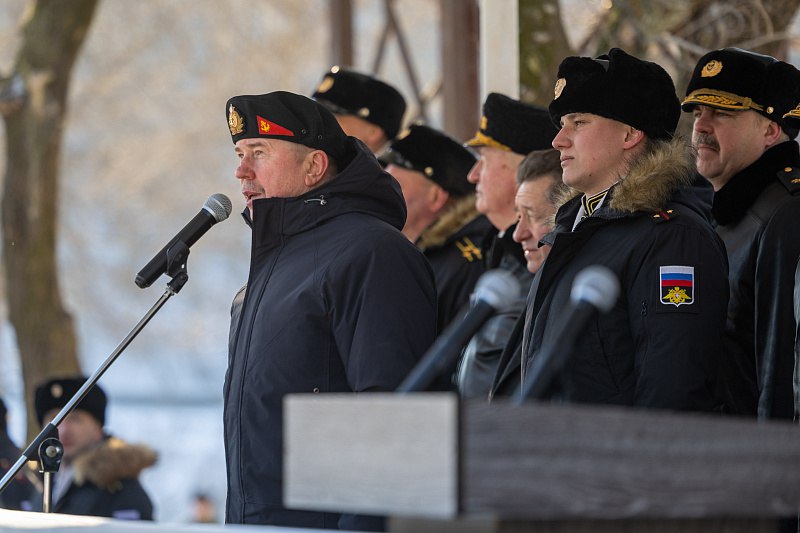 155-ю бригаду морской пехоты Тихоокеанского флота преобразовали в 55-ю гвардейскую «Курскую» дивизию морской пехоты орденов Жукова, Суворова имени дважды Героя РФ Михаила Гудкова 155-ю бригаду морской пехоты Тихоокеанского флота преобразовали в 55-ю гвардейскую «Курскую» дивизию морской пехоты орденов Жукова, Суворова имени дважды Героя РФ Михаила Гудкова