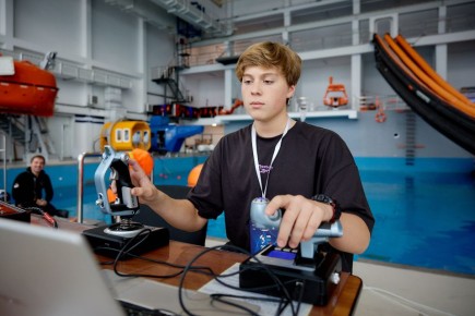 Во Владивостоке прошли всероссийские соревнования по морской робототехнике «Аквароботех – 2025»