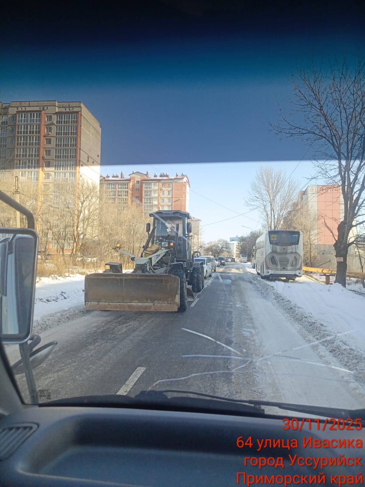Продолжается обработка и очистка городских дорог Уссурийска Продолжается обработка и очистка городских дорог Уссурийска