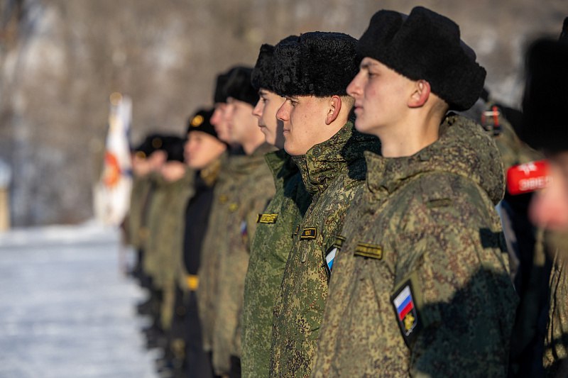 155-ю бригаду морской пехоты Тихоокеанского флота преобразовали в 55-ю гвардейскую «Курскую» дивизию морской пехоты орденов Жукова, Суворова имени дважды Героя РФ Михаила Гудкова 155-ю бригаду морской пехоты Тихоокеанского флота преобразовали в 55-ю гвардейскую «Курскую» дивизию морской пехоты орденов Жукова, Суворова имени дважды Героя РФ Михаила Гудкова