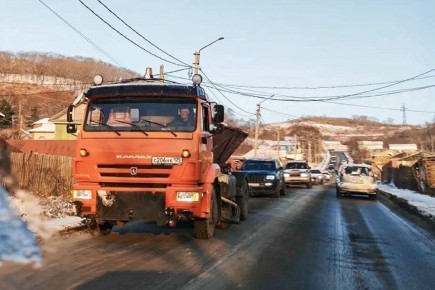 В Находке ведётся расчистка дорог после первого снега