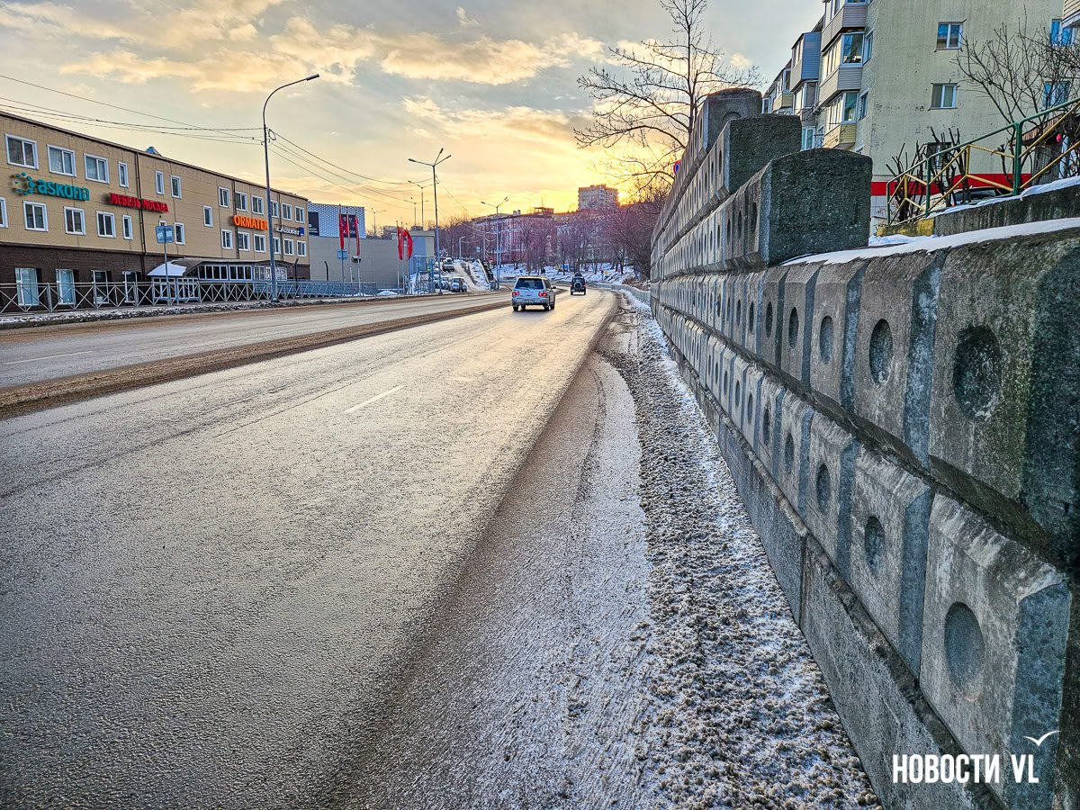 Напротив «Калины Молл» убирают платную парковку – теперь машины отсюда будут эвакуировать Напротив «Калины Молл» убирают платную парковку – теперь машины отсюда будут эвакуировать
