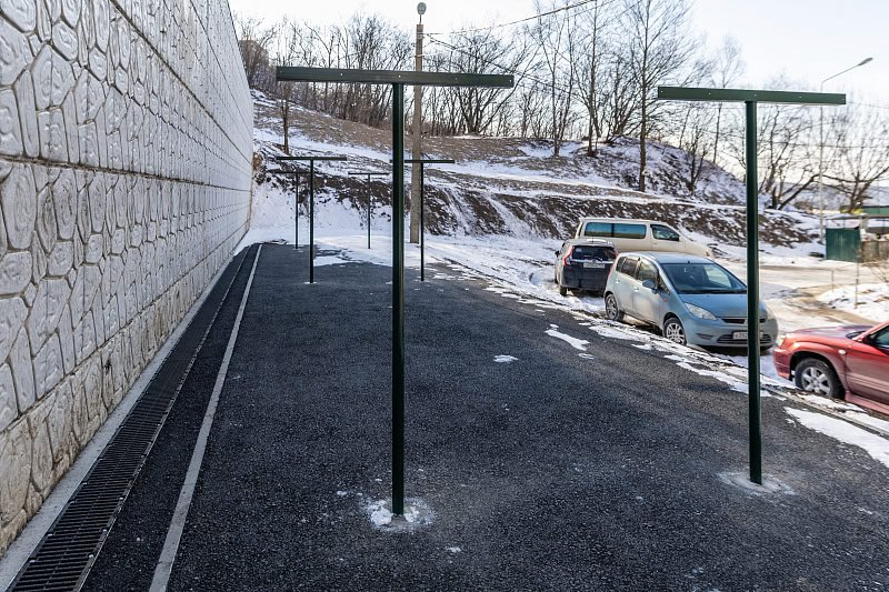 На Черняховского, 13 во Владивостоке построили новую подпорную стену На Черняховского, 13 во Владивостоке построили новую подпорную стену