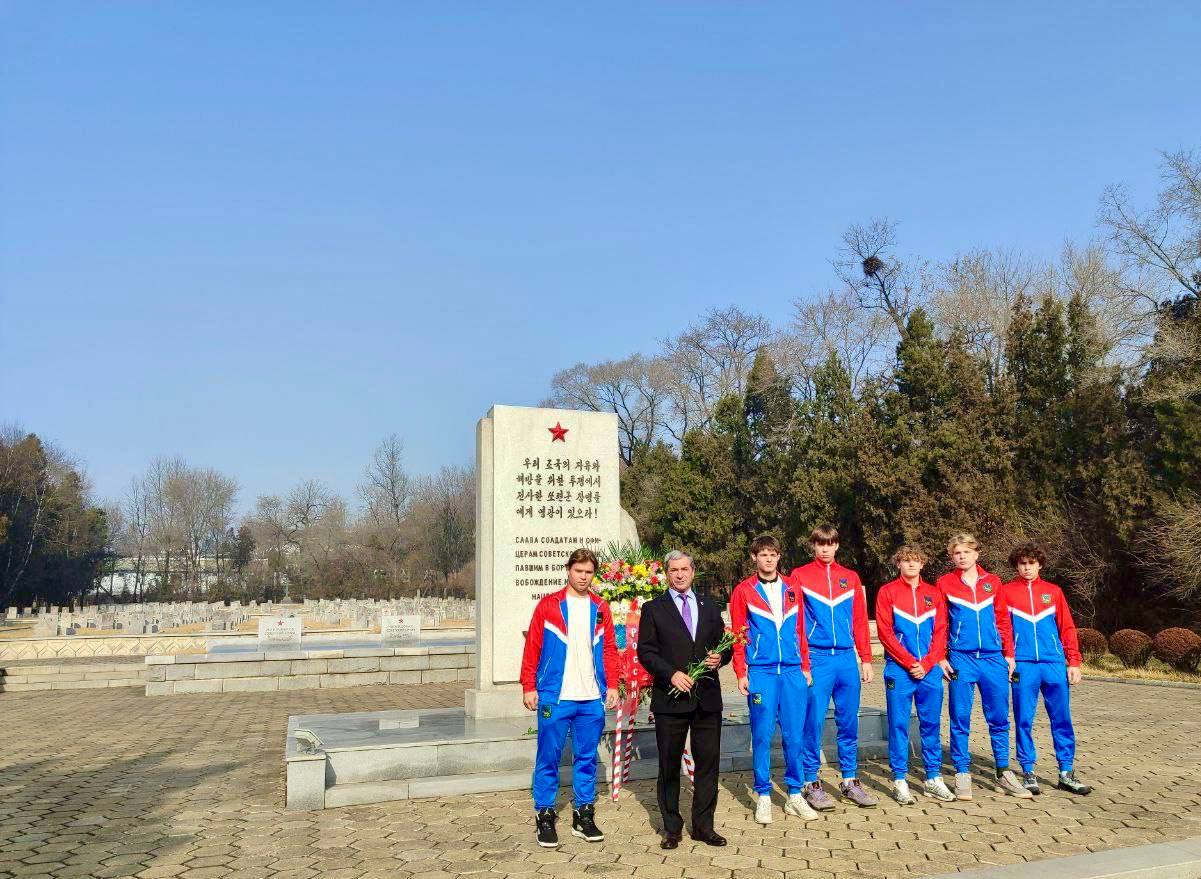 Юношеская хоккейная команда Приморья успешно завершила спортивные сборы в КНДР Юношеская хоккейная команда Приморья успешно завершила спортивные сборы в КНДР