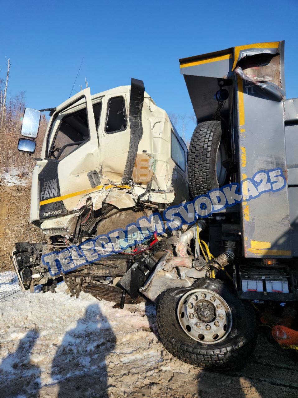 Жуткое ДТП произошло на трассе в районе поворота на Раздольное, со стороны Уссурийска, где идет реконструкция моста Жуткое ДТП произошло на трассе в районе поворота на Раздольное, со стороны Уссурийска, где идет реконструкция моста