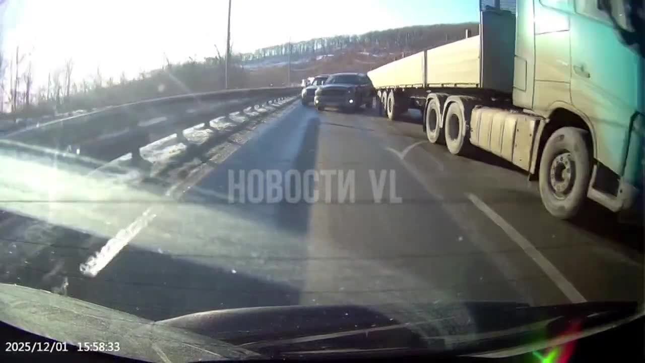 Наш читатель поделился моментом вчерашнего ДТП на объездной после съезда на Фадеева