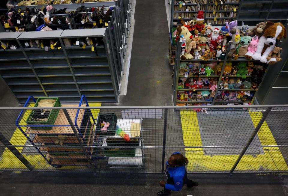 Вареные лягушки, протез и урна с прахом: Транспортная компания Лондона показала свое бюро находок Вареные лягушки, протез и урна с прахом: Транспортная компания Лондона показала свое бюро находок