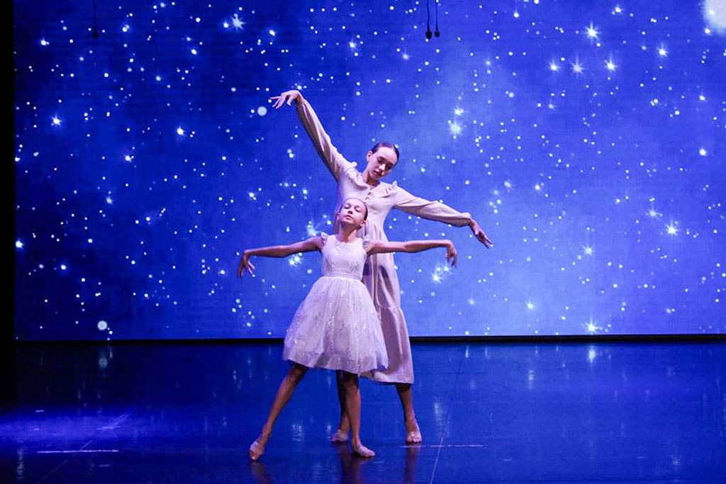 Творческие коллективы Врангеля подарили мамам праздник любви и благодарности Творческие коллективы Врангеля подарили мамам праздник любви и благодарности