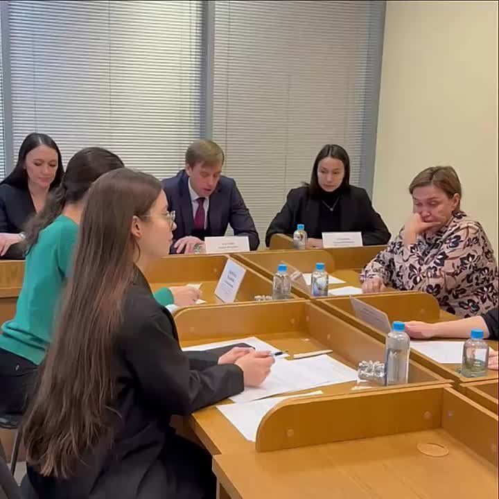 Министр экономики Приморья Андрей Блохин провел восьмое заседание комиссии по присвоению статуса «социальное предприятие»