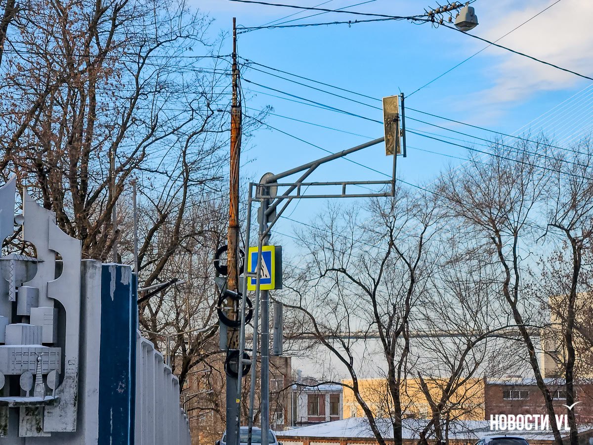 Пешеходы на «Цирке» временно остались без светофора Пешеходы на «Цирке» временно остались без светофора