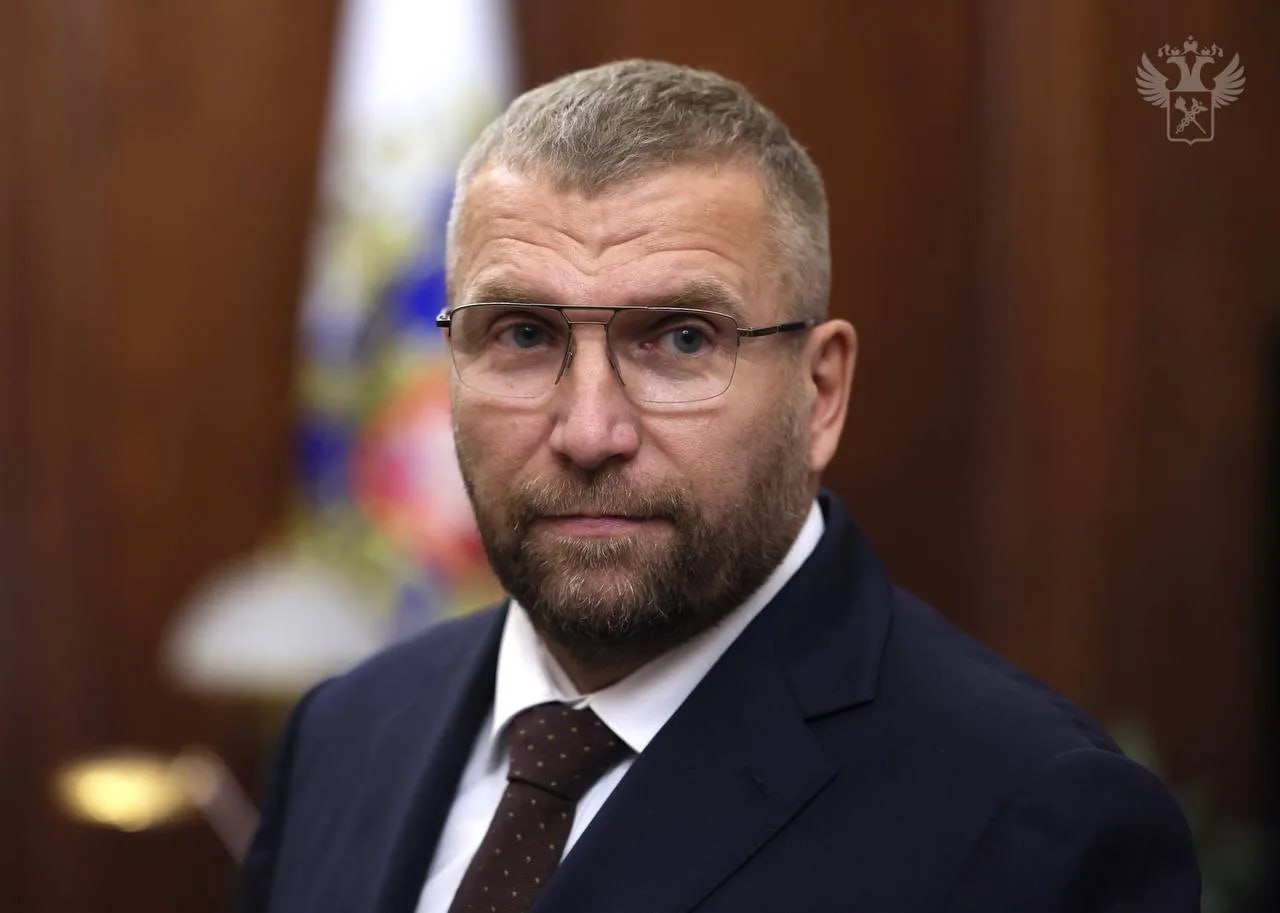 Валерий Пикалёв поблагодарил таможенников за высокий профессионализм и оперативность при оформлении автомобилей граждан