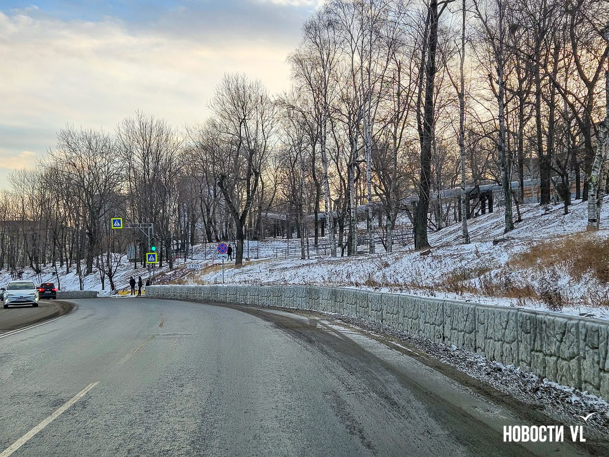 Напротив «Калины Молл» убирают платную парковку – теперь машины отсюда будут эвакуировать Напротив «Калины Молл» убирают платную парковку – теперь машины отсюда будут эвакуировать