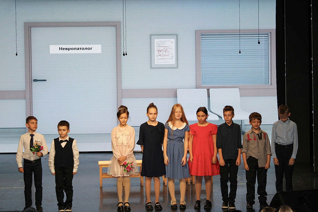 Творческие коллективы Врангеля подарили мамам праздник любви и благодарности Творческие коллективы Врангеля подарили мамам праздник любви и благодарности