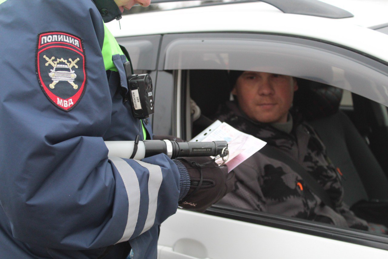 Полицейские Пожарского округа провели профилактические беседы с пожилыми людьми и водителями автомобилей Полицейские Пожарского округа провели профилактические беседы с пожилыми людьми и водителями автомобилей