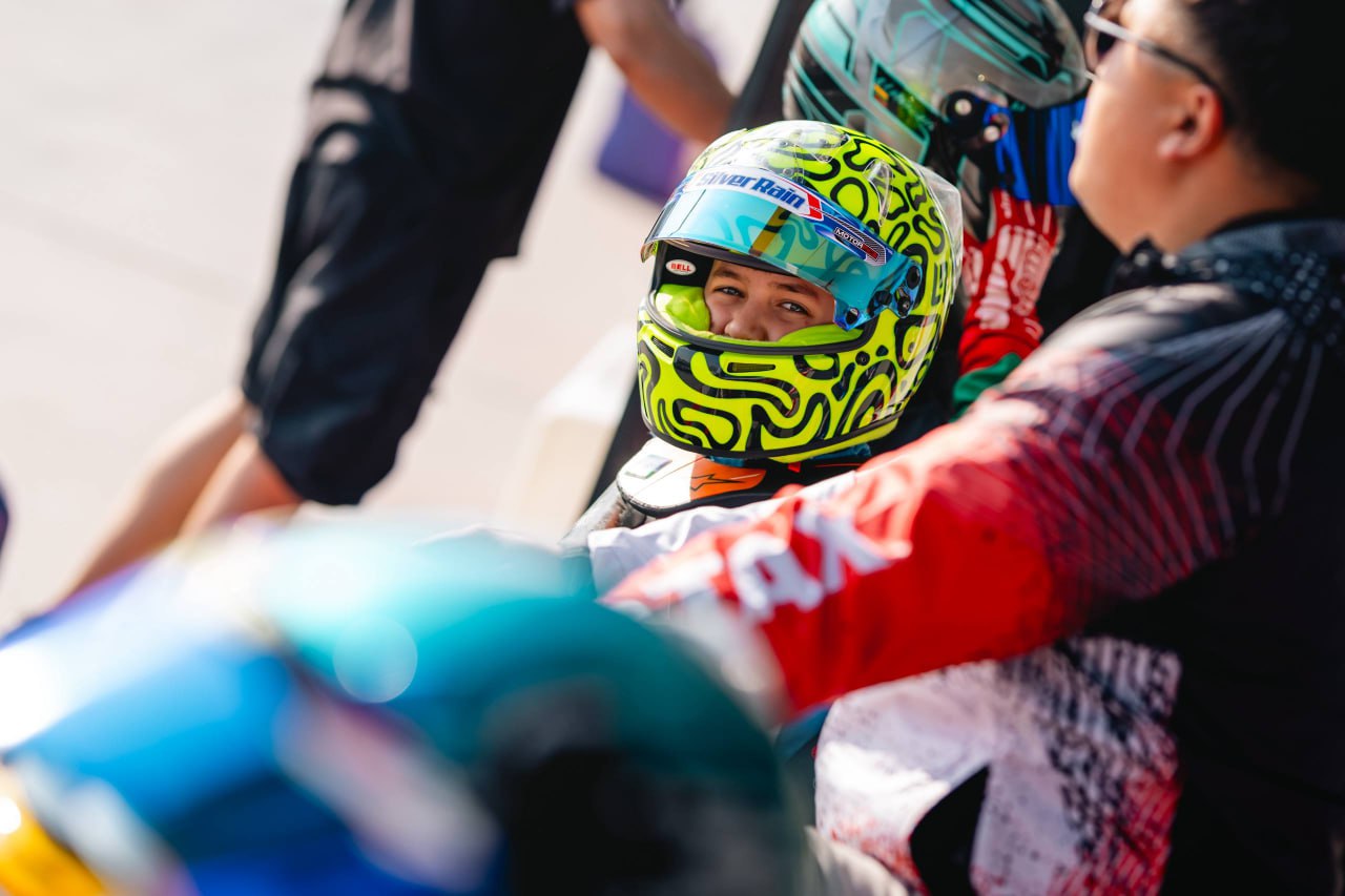 11-летний картингист из Владивостока Лев Хованский впервые вышел на мировую арену – на легендарной трассе Bahrain International Circuit, где обычно ревут болиды Формулы-1 11-летний картингист из Владивостока Лев Хованский впервые вышел на мировую арену – на легендарной трассе Bahrain International Circuit, где обычно ревут болиды Формулы-1