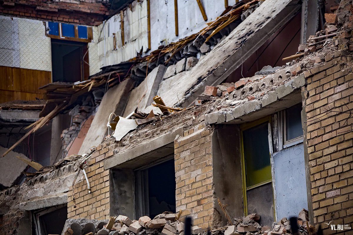 3 декабря в 2018 году начался снос бывших корпусов ДВГТУ на Аксаковской 3 декабря в 2018 году начался снос бывших корпусов ДВГТУ на Аксаковской