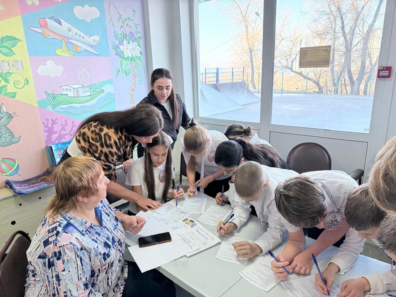 Сотрудники Госавтоинспекции Владивостока приняли участие в городском конкурсе по безопасности дорожного движения «Дорожный лабиринт-2025» Сотрудники Госавтоинспекции Владивостока приняли участие в городском конкурсе по безопасности дорожного движения «Дорожный лабиринт-2025»