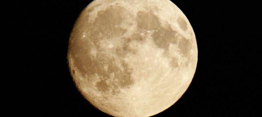 В ночь с 4 на 5 декабря приморцы смогут наблюдать «суперполнолуние»