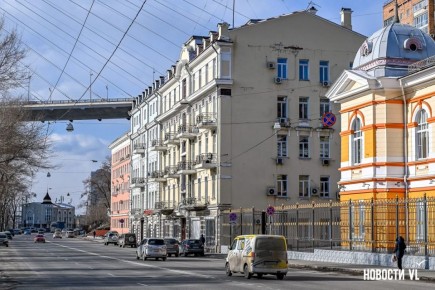 Здание казначейства на Светланской, с которой на тротуар падала штукатурка, капитально отремонтируют за 115 млн рублей