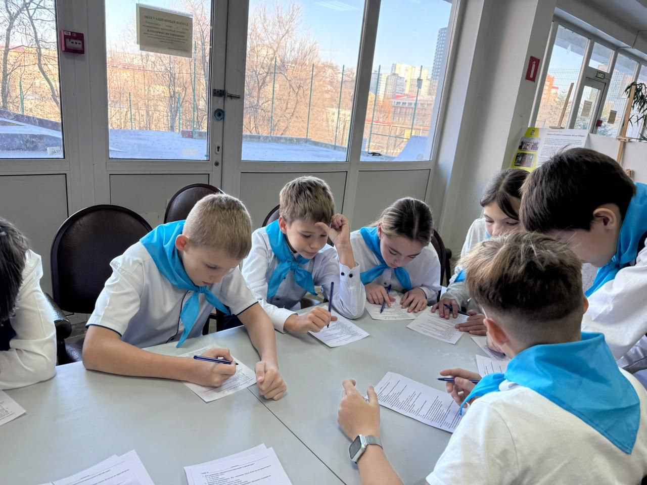 Сотрудники Госавтоинспекции Владивостока приняли участие в городском конкурсе по безопасности дорожного движения «Дорожный лабиринт-2025» Сотрудники Госавтоинспекции Владивостока приняли участие в городском конкурсе по безопасности дорожного движения «Дорожный лабиринт-2025»