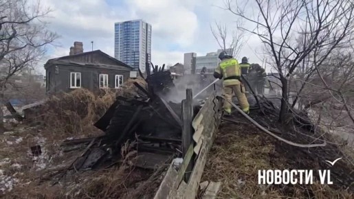 На Суханова, 47 снова загорелась хозпостройка