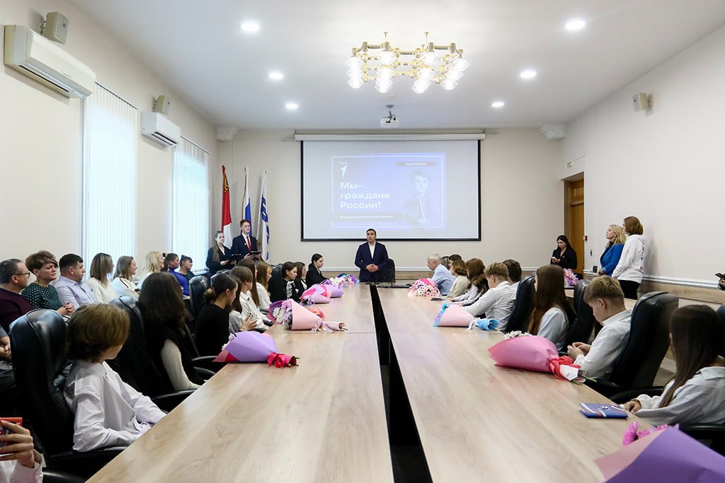 Торжественная церемония вручения паспортов прошла в Находке Торжественная церемония вручения паспортов прошла в Находке