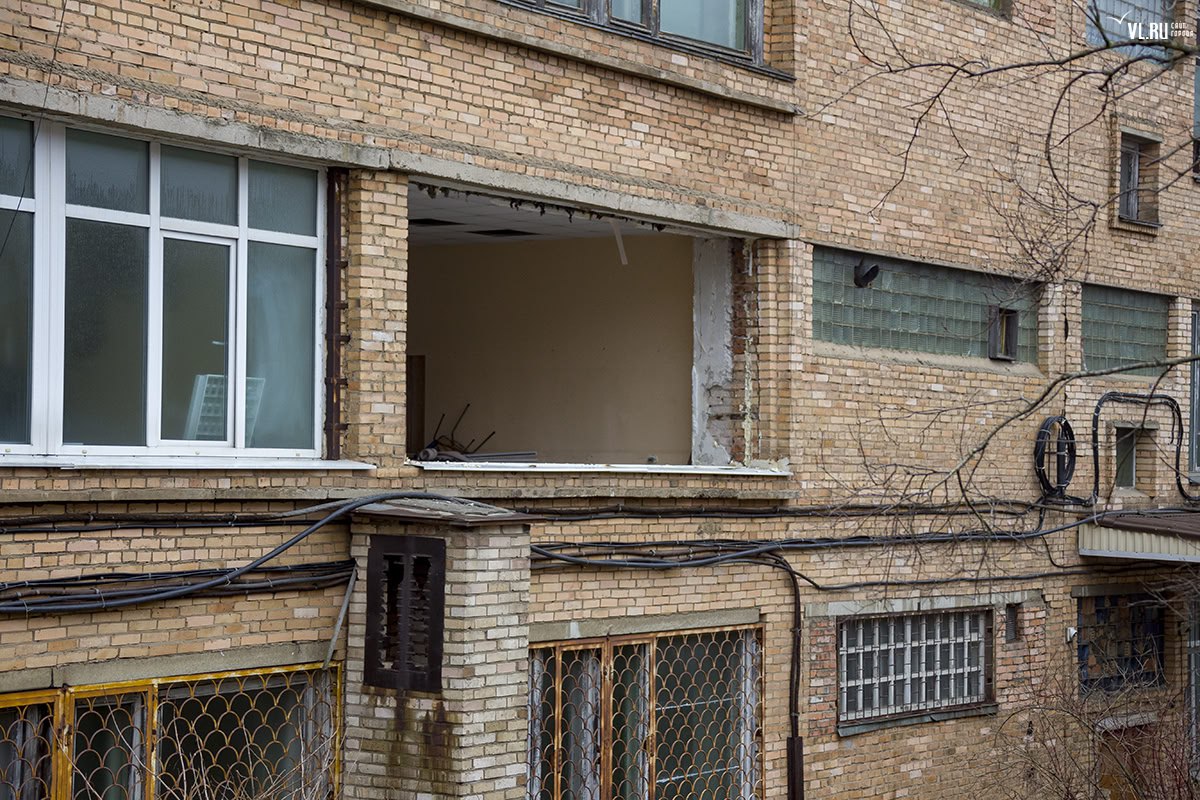 3 декабря в 2018 году начался снос бывших корпусов ДВГТУ на Аксаковской 3 декабря в 2018 году начался снос бывших корпусов ДВГТУ на Аксаковской