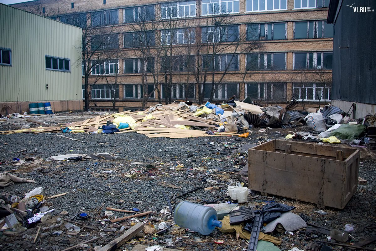 3 декабря в 2018 году начался снос бывших корпусов ДВГТУ на Аксаковской 3 декабря в 2018 году начался снос бывших корпусов ДВГТУ на Аксаковской