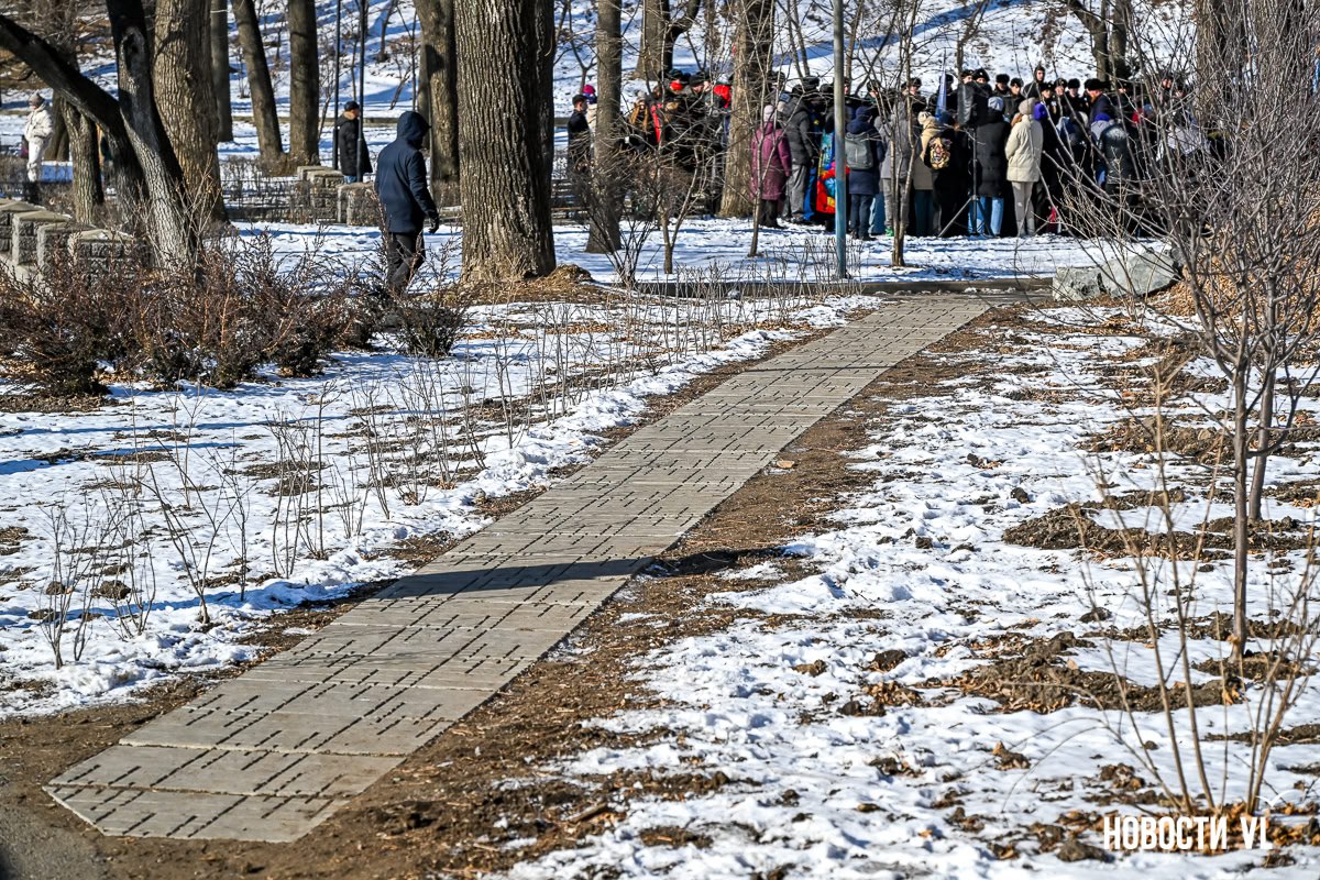 Городские озеленители закончили благоустройство пустыря около остановки «Гайдамак» Городские озеленители закончили благоустройство пустыря около остановки «Гайдамак»