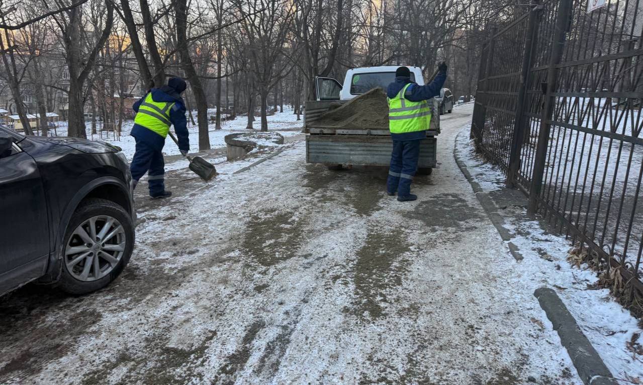 Сегодня во Владивостоке: установка дорожных знаков, фрезеровка старого асфальта, демонтаж объектов, промывка ливнёвок и уборка последствий снегопада Сегодня во Владивостоке: установка дорожных знаков, фрезеровка старого асфальта, демонтаж объектов, промывка ливнёвок и уборка последствий снегопада