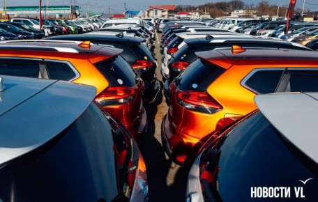 Ноябрьские продажи автомобилей с пробегом в Приморье упали на 10% к октябрю, но выросли на 14% к прошлому году