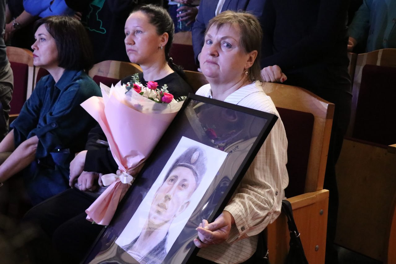 В Уссурийске состоялась выставка-презентация художественного патриотического проекта «Портрет героя» В Уссурийске состоялась выставка-презентация художественного патриотического проекта «Портрет героя»