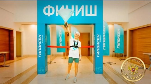 Спортсменка из Приморья Анастасия Рубцова установила рекорд, поднявшись на верхний этаж башни «Империя» в Москве