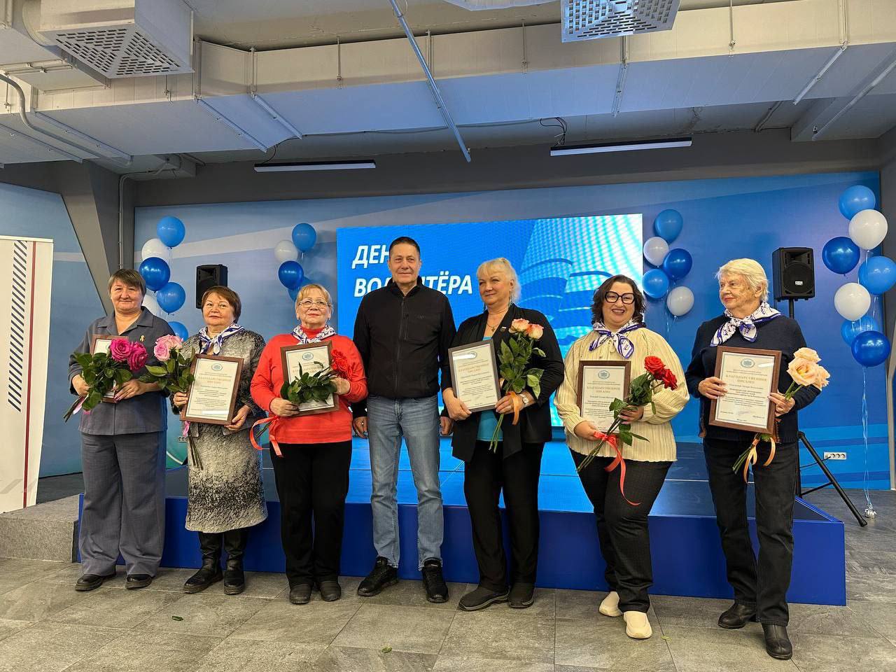 5 декабря - в общероссийский День волонтера - в штабе общественной поддержки «Единой России» прошла церемония награждения инициативных и отзывчивых людей 5 декабря - в общероссийский День волонтера - в штабе общественной поддержки «Единой России» прошла церемония награждения инициативных и отзывчивых людей