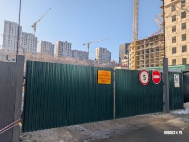 Дым пошёл от строящегося ЖК на Патрокле