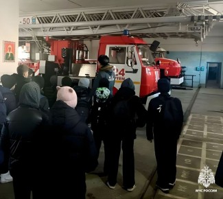 В Артёме огнеборцы МЧС России устроили незабываемый день для школьников