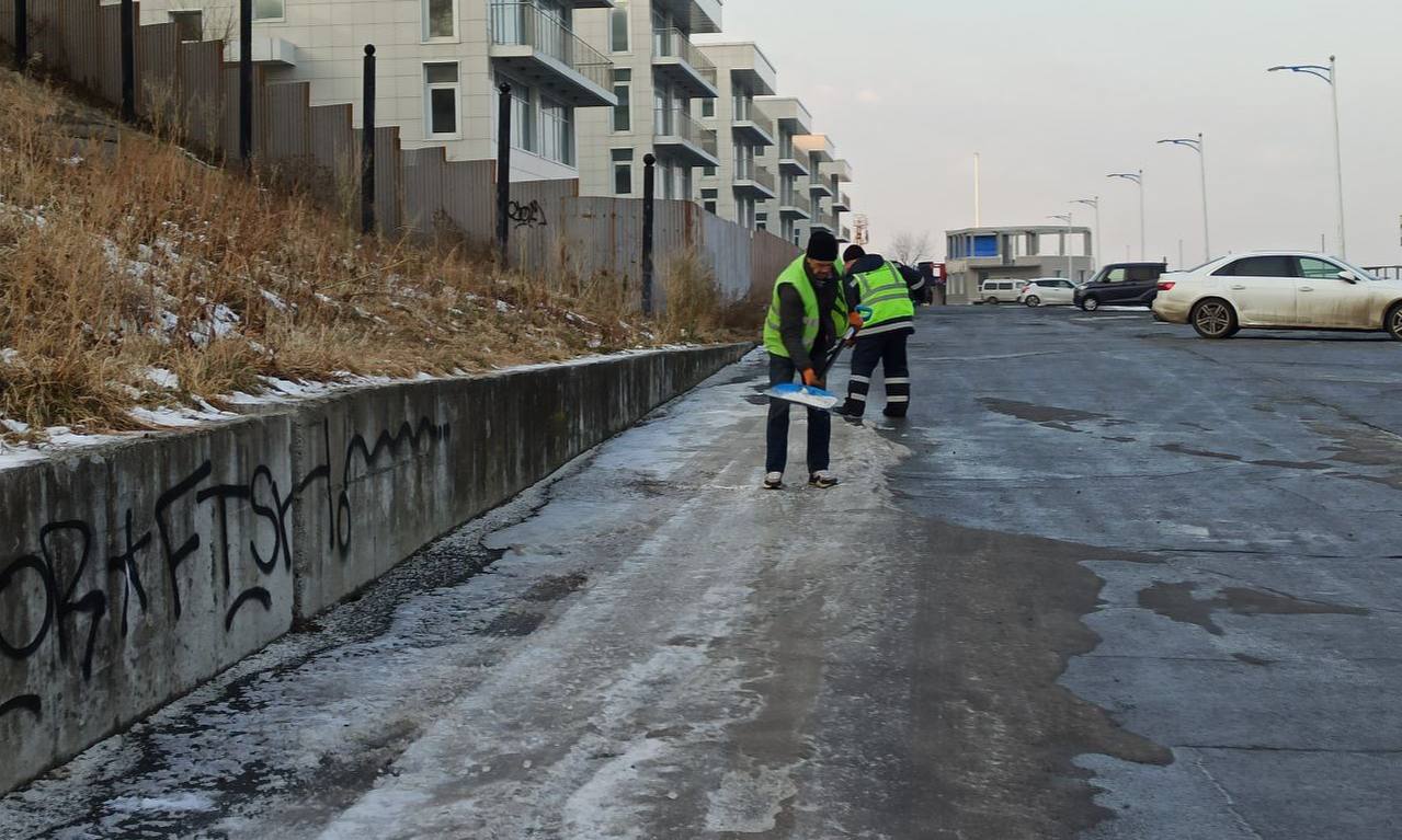 Сегодня во Владивостоке: ремонт знаков и лееров, дорожные работы, демонтаж, промывка ливнёвок и санитарная уборка Сегодня во Владивостоке: ремонт знаков и лееров, дорожные работы, демонтаж, промывка ливнёвок и санитарная уборка