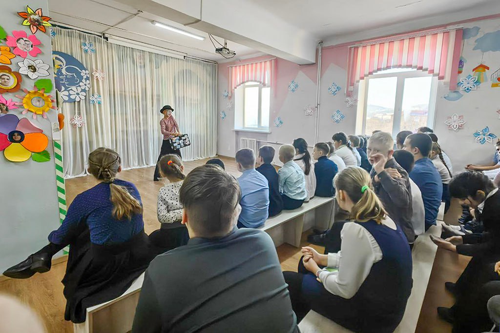 Дом культуры Врангеля и Фонд «Восточный Порт» подарили праздник детям с ОВЗ Дом культуры Врангеля и Фонд «Восточный Порт» подарили праздник детям с ОВЗ