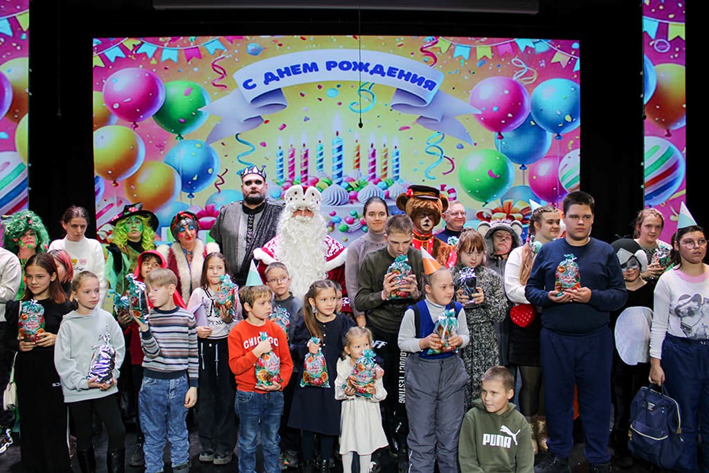 Дом культуры Врангеля и Фонд «Восточный Порт» подарили праздник детям с ОВЗ Дом культуры Врангеля и Фонд «Восточный Порт» подарили праздник детям с ОВЗ