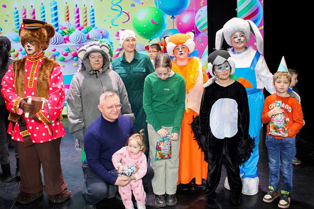 Дом культуры Врангеля и Фонд «Восточный Порт» подарили праздник детям с ОВЗ Дом культуры Врангеля и Фонд «Восточный Порт» подарили праздник детям с ОВЗ