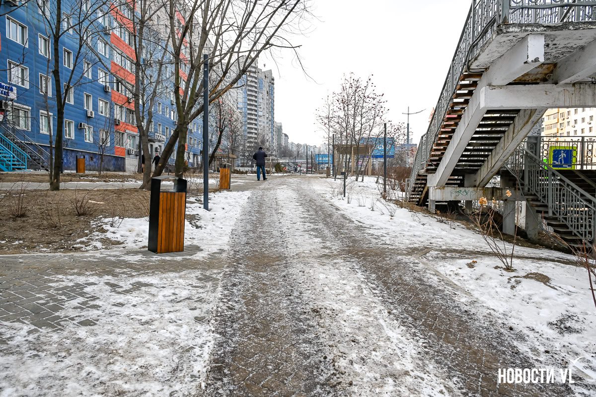 Широкие тротуары, качели и теневые навесы — подрядчик заканчивает благоустройство сквера на Некрасовской Широкие тротуары, качели и теневые навесы — подрядчик заканчивает благоустройство сквера на Некрасовской