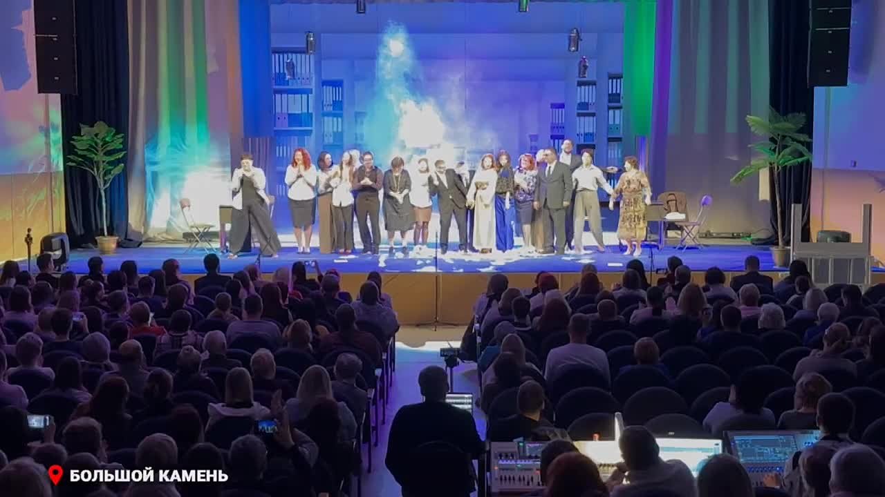 В Приморском крае продолжается крупный культурный проект «Народные театры Приморья», реализуемый при поддержке Правительства края и под патронажем Приморского академического драматического театра имени Максима Горького