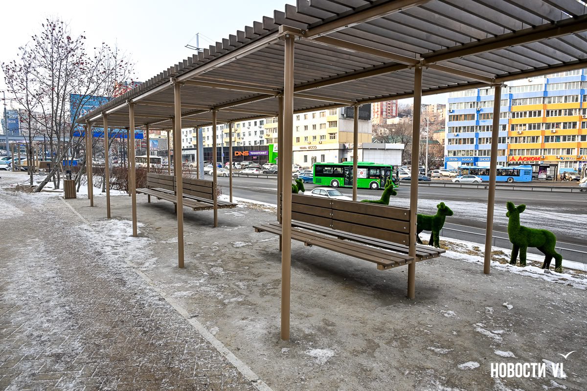 Широкие тротуары, качели и теневые навесы — подрядчик заканчивает благоустройство сквера на Некрасовской Широкие тротуары, качели и теневые навесы — подрядчик заканчивает благоустройство сквера на Некрасовской