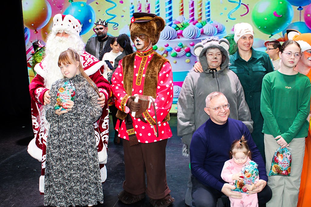 Дом культуры Врангеля и Фонд «Восточный Порт» подарили праздник детям с ОВЗ Дом культуры Врангеля и Фонд «Восточный Порт» подарили праздник детям с ОВЗ