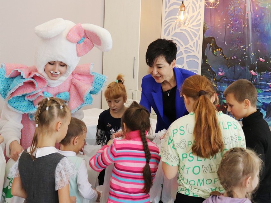 В Черниговке прошли праздничные мероприятия для детей с ограниченными возможностями здоровья В Черниговке прошли праздничные мероприятия для детей с ограниченными возможностями здоровья