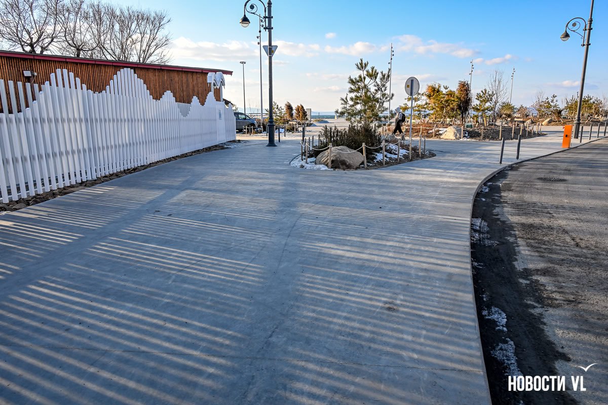 С обновлённой набережной около «Олимпийца» убрали все арт-объекты «Улицы Дальнего Востока»