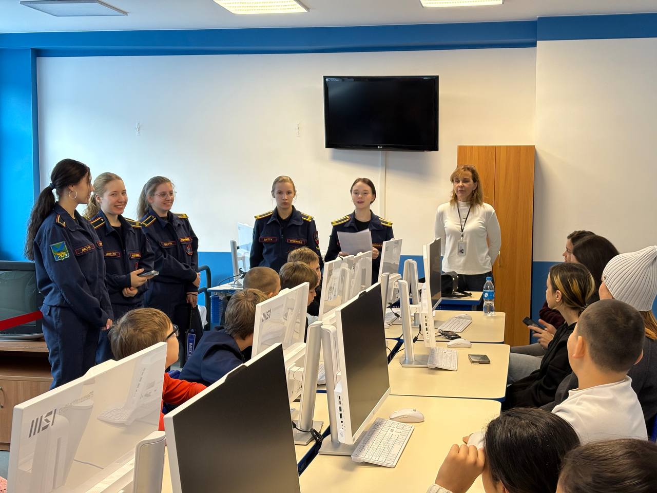 Во Владивостоке транспортные полицейские приняли участие в профориентационном мероприятии «Азбука профессий» Во Владивостоке транспортные полицейские приняли участие в профориентационном мероприятии «Азбука профессий»