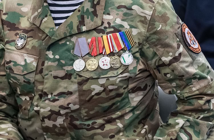 Евгений Корж: Дорогие уссурийцы!. Поздравляю всех с Днём Героев Отечества — праздником мужества, отваги и беззаветной любви к Родине