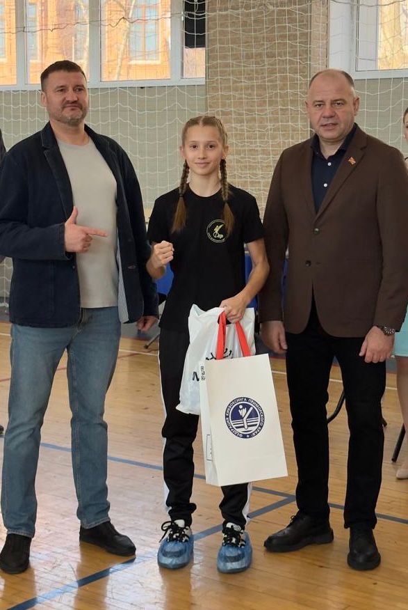 Новый путь к большим победам начали приморские кикбоксёры Новый путь к большим победам начали приморские кикбоксёры